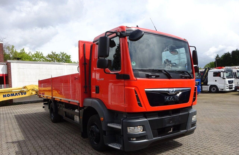 MAN 15.250 TGM Flatbed - Camión caja abierta: foto 5 MAN 15.250 TGM Flatbed - Camión caja abierta: foto 5