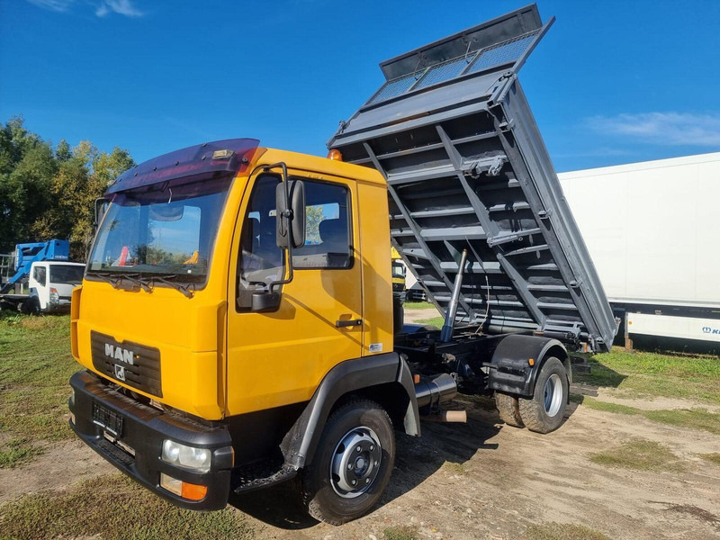 MAN LE 8.180 Meiller Kipper Three-Sided Tipper - 3 old. billencs - T - Camión volquete: foto 3 MAN LE 8.180 Meiller Kipper Three-Sided Tipper - 3 old. billencs - T - Camión volquete: foto 3