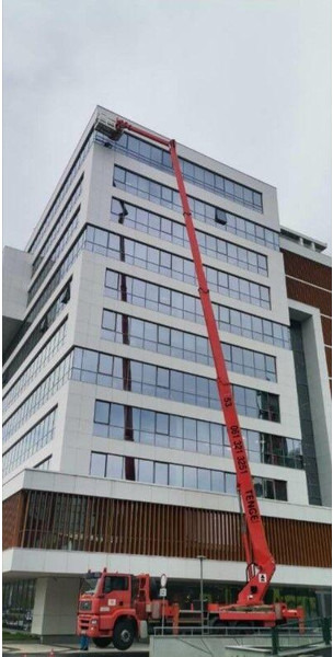 MAN TGA 26.350 6x4 Emelőkosaras 53m - Camión con plataforma elevadora: foto 4 MAN TGA 26.350 6x4 Emelőkosaras 53m - Camión con plataforma elevadora: foto 4