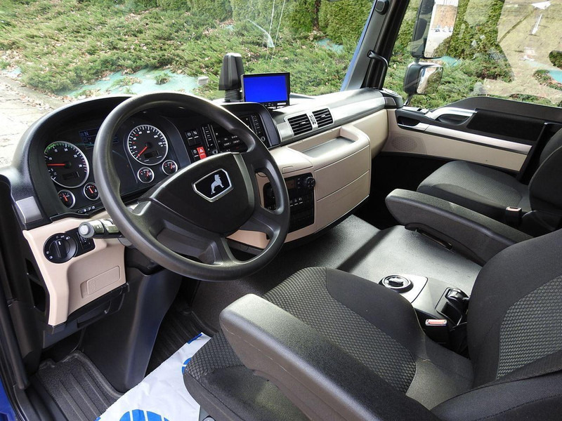 MAN TGL 12.220 KONTENER WINDA 18 PALET TEMPOMAT KLIMATYZACJA PNEUMAT - Camión caja cerrada: foto 2 MAN TGL 12.220 KONTENER WINDA 18 PALET TEMPOMAT KLIMATYZACJA PNEUMAT - Camión caja cerrada: foto 2