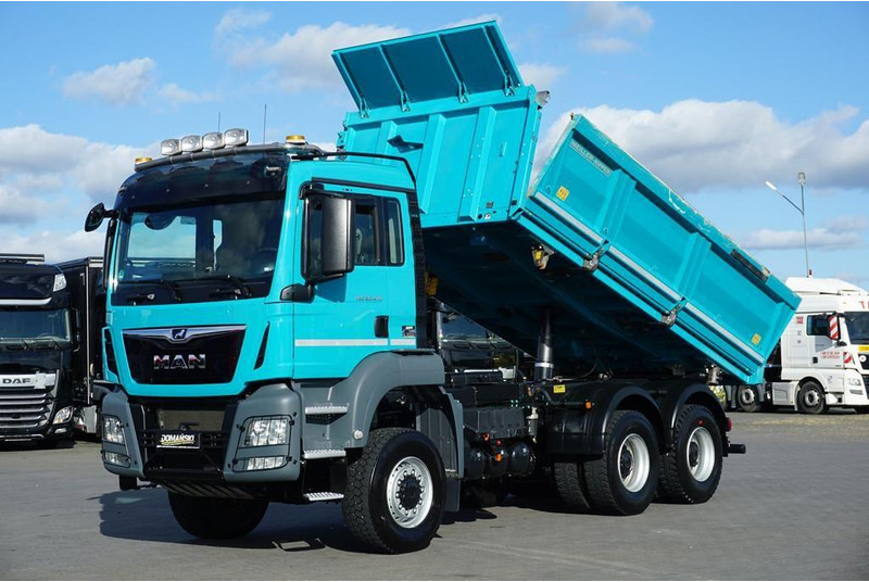 MAN TGS / 26.470 / E 6 / WYWROTKA / 6 X 6 / HYDROBURTA - Camión volquete: foto 1 MAN TGS / 26.470 / E 6 / WYWROTKA / 6 X 6 / HYDROBURTA - Camión volquete: foto 1