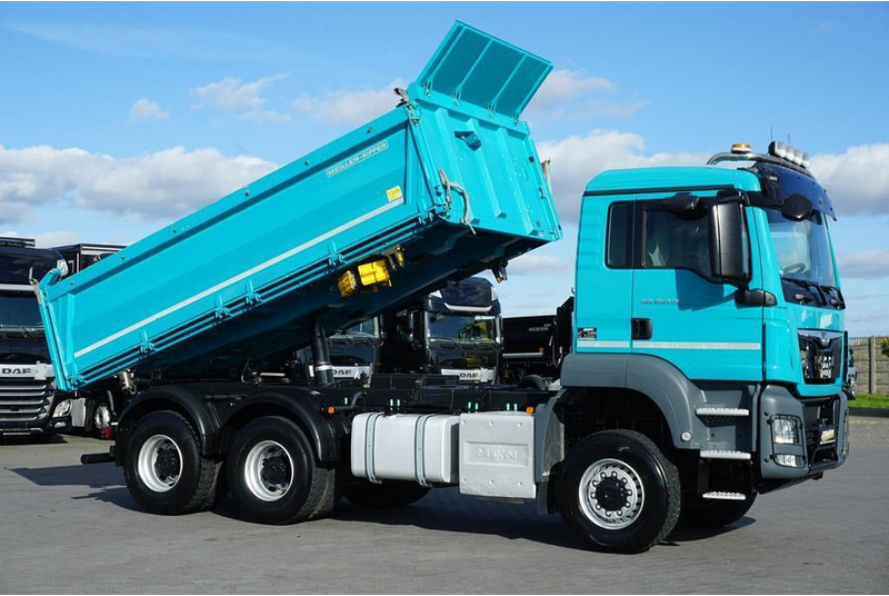 MAN TGS / 26.470 / E 6 / WYWROTKA / 6 X 6 / HYDROBURTA - Camión volquete: foto 4 MAN TGS / 26.470 / E 6 / WYWROTKA / 6 X 6 / HYDROBURTA - Camión volquete: foto 4