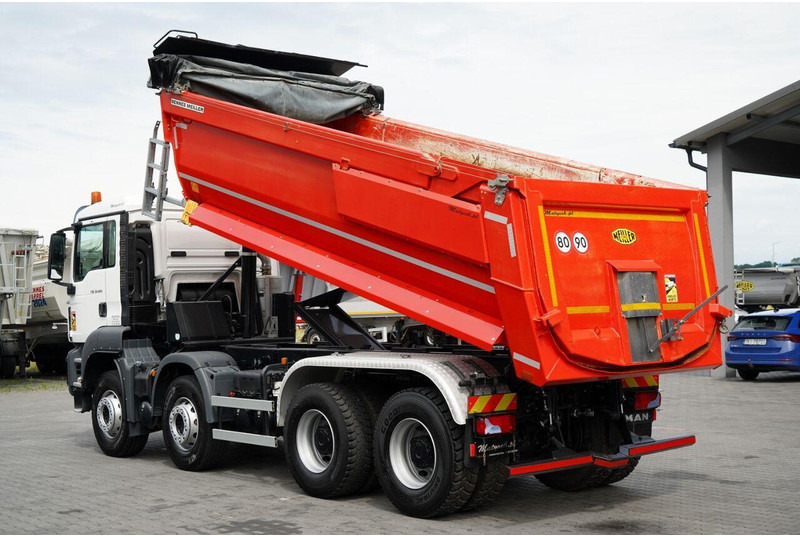 MAN TGS 35.460 / 8X4 / WYWROTKA TYLNOZSYPOWA / HYDROKLAPA / 2018 ROK - Camión volquete: foto 3 MAN TGS 35.460 / 8X4 / WYWROTKA TYLNOZSYPOWA / HYDROKLAPA / 2018 ROK - Camión volquete: foto 3