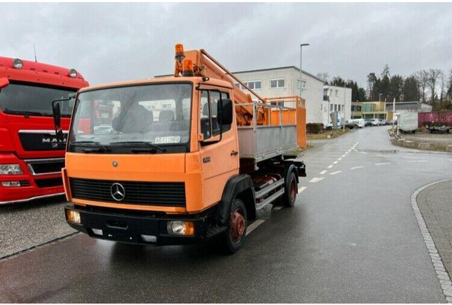 Mercedes-Benz 709 Bucket truck Wumag 14 m - Camión con plataforma elevadora: foto 1 Mercedes-Benz 709 Bucket truck Wumag 14 m - Camión con plataforma elevadora: foto 1