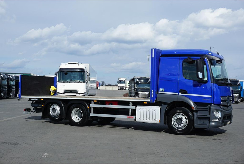 Mercedes-Benz ACTROS / 2543 / ACC / E 6 / PEŁNY ADR / PLATFORMA / ZAWIESIE POD - Camión caja abierta: foto 4 Mercedes-Benz ACTROS / 2543 / ACC / E 6 / PEŁNY ADR / PLATFORMA / ZAWIESIE POD - Camión caja abierta: foto 4