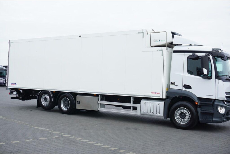 Mercedes-Benz ANTOS / 2535 / EURO 6 / CHŁODNIA + WINDA / 23 PALETY / OŚ SKRĘTN - Camión frigorífico: foto 3 Mercedes-Benz ANTOS / 2535 / EURO 6 / CHŁODNIA + WINDA / 23 PALETY / OŚ SKRĘTN - Camión frigorífico: foto 3