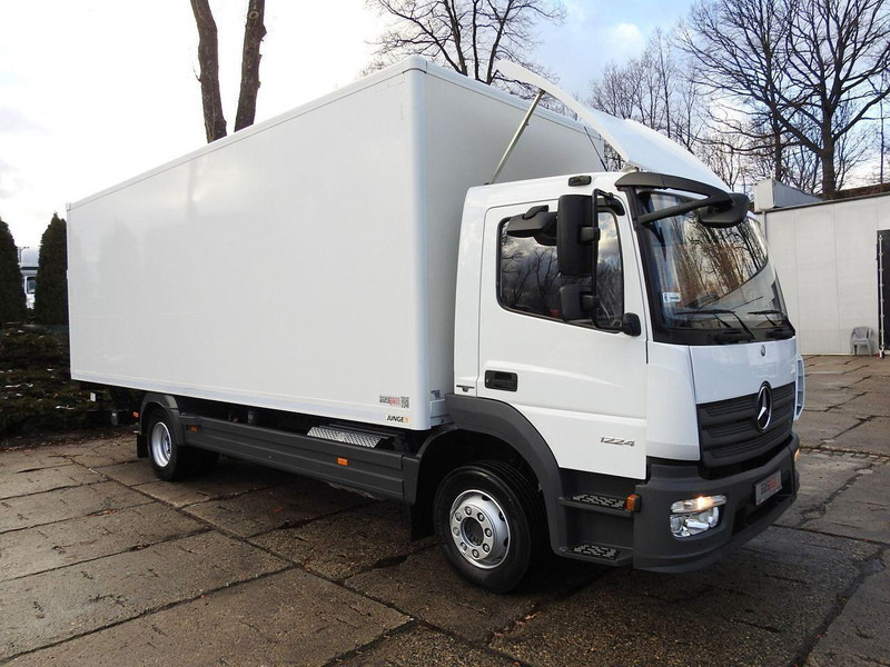 Mercedes-Benz ATEGO 12.24 KONTENER WINDA 18 PALET TEMPOMAT KLIMATYZACJA AUTOMA - Camión caja cerrada: foto 4 Mercedes-Benz ATEGO 12.24 KONTENER WINDA 18 PALET TEMPOMAT KLIMATYZACJA AUTOMA - Camión caja cerrada: foto 4