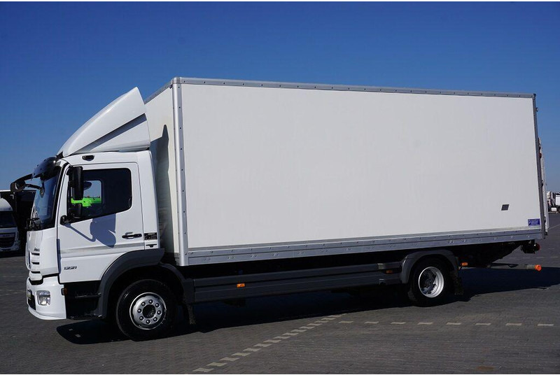 Mercedes-Benz ATEGO / 1221 / ACC / EURO 6 / KONTENER + WINDA / 17 PALET - Camión caja cerrada: foto 3 Mercedes-Benz ATEGO / 1221 / ACC / EURO 6 / KONTENER + WINDA / 17 PALET - Camión caja cerrada: foto 3