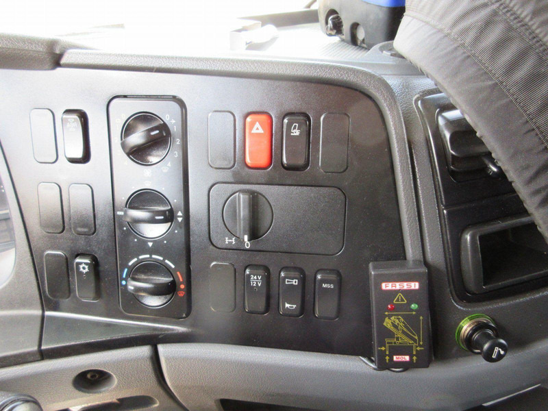 Mercedes-Benz ATEGO 1224 L - Camión caja abierta, Camión grúa: foto 3 Mercedes-Benz ATEGO 1224 L - Camión caja abierta, Camión grúa: foto 3