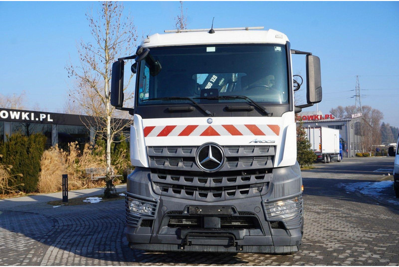 Mercedes-Benz Arocs 1833 3-Way Tipper Crane HIAB X-DUO 128 B - Camión volquete, Camión grúa: foto 4 Mercedes-Benz Arocs 1833 3-Way Tipper Crane HIAB X-DUO 128 B - Camión volquete, Camión grúa: foto 4