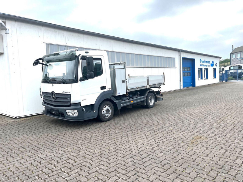 Mercedes-Benz Atego 3 8.18 4x2 3 Seiten Kipper - Camión volquete: foto 4 Mercedes-Benz Atego 3 8.18 4x2 3 Seiten Kipper - Camión volquete: foto 4