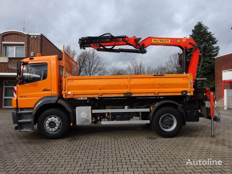 Mercedes-Benz Axor 1833 - 2 way tipper+crane - Camión volquete, Camión grúa: foto 5 Mercedes-Benz Axor 1833 - 2 way tipper+crane - Camión volquete, Camión grúa: foto 5