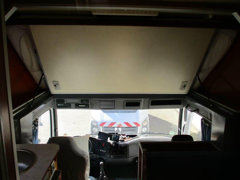 Arrendamiento de Mercedes-Benz Axor 1833 - Horse transporter Mercedes-Benz Axor 1833 - Horse transporter: foto 13