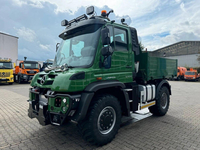 Mercedes-Benz Unimog U430 4x4 Tipper - Camión volquete: foto 1 Mercedes-Benz Unimog U430 4x4 Tipper - Camión volquete: foto 1