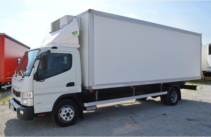 Mitsubishi CANTER FUSO 9C18 REFRIGERATOR + DOOR ISOTHERM CONTAINER - Camión frigorífico: foto 2 Mitsubishi CANTER FUSO 9C18 REFRIGERATOR + DOOR ISOTHERM CONTAINER - Camión frigorífico: foto 2