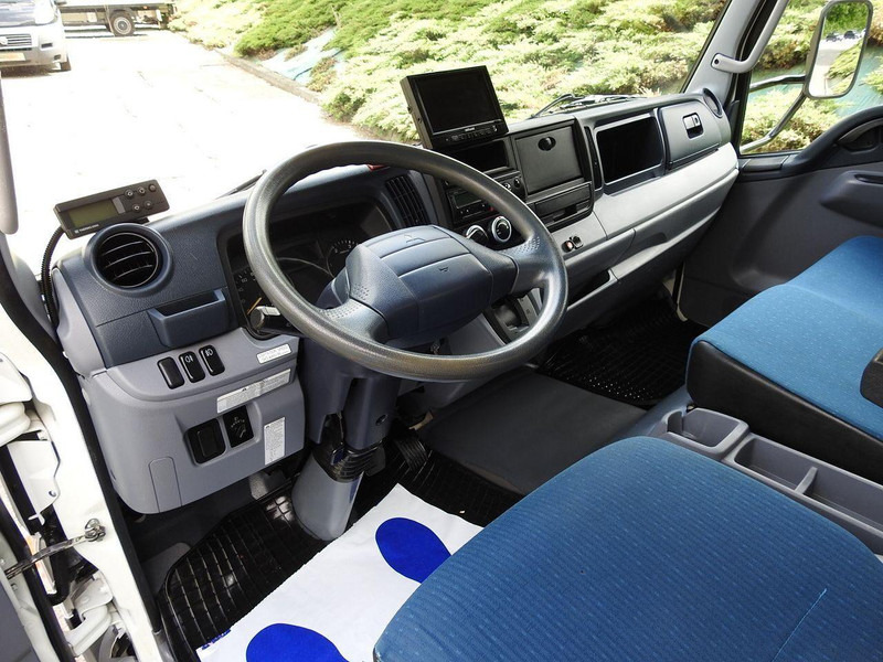 Mitsubishi Fuso CANTER FUSO 7C15 KONTENER CHŁODNIA WINDA 14 PALET -4*C ZASILANIE - Camión frigorífico: foto 2 Mitsubishi Fuso CANTER FUSO 7C15 KONTENER CHŁODNIA WINDA 14 PALET -4*C ZASILANIE - Camión frigorífico: foto 2