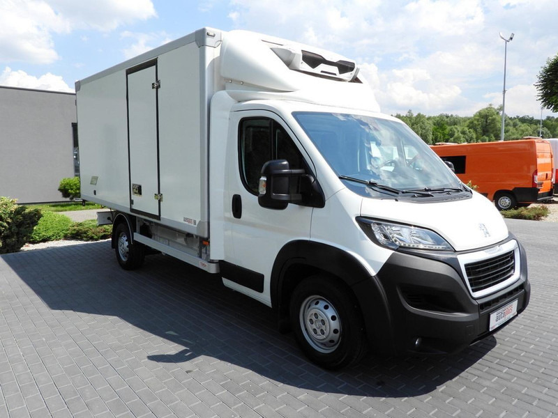 Peugeot BOXER CHŁODNIA KONTENER 0*C 8 PALET TEMPOMAT LEDY KLIMATYZACJA - Furgoneta caja cerrada: foto 4 Peugeot BOXER CHŁODNIA KONTENER 0*C 8 PALET TEMPOMAT LEDY KLIMATYZACJA - Furgoneta caja cerrada: foto 4