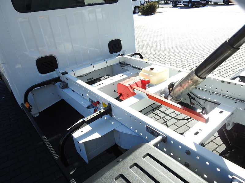 Furgoneta basculante Renault MASTER WYWROTKA PODWÓJNA KABINA DOKA 6 MIEJSC TEMPOMAT KLIMATYZA: foto 20 Furgoneta basculante Renault MASTER WYWROTKA PODWÓJNA KABINA DOKA 6 MIEJSC TEMPOMAT KLIMATYZA: foto 20