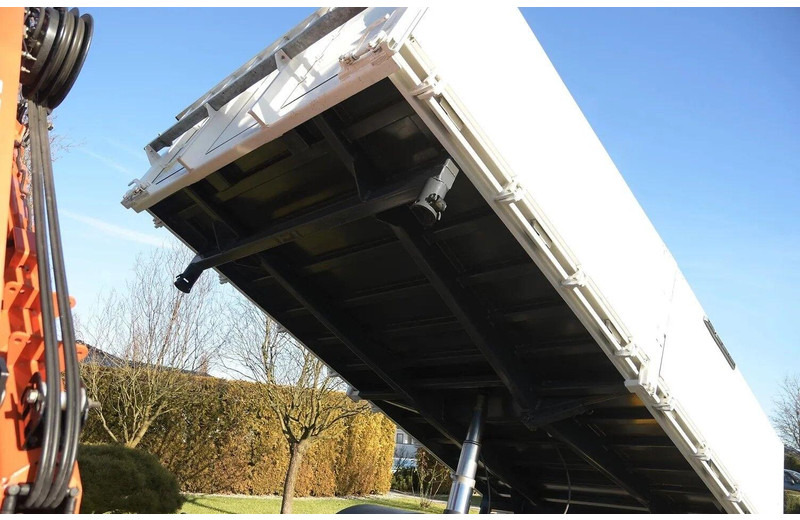 Arrendamiento de Scania P 250 - 3 way tipper + crane Scania P 250 - 3 way tipper + crane: foto 17