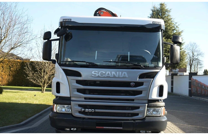 Arrendamiento de Scania P 250 - 3 way tipper + crane Scania P 250 - 3 way tipper + crane: foto 8
