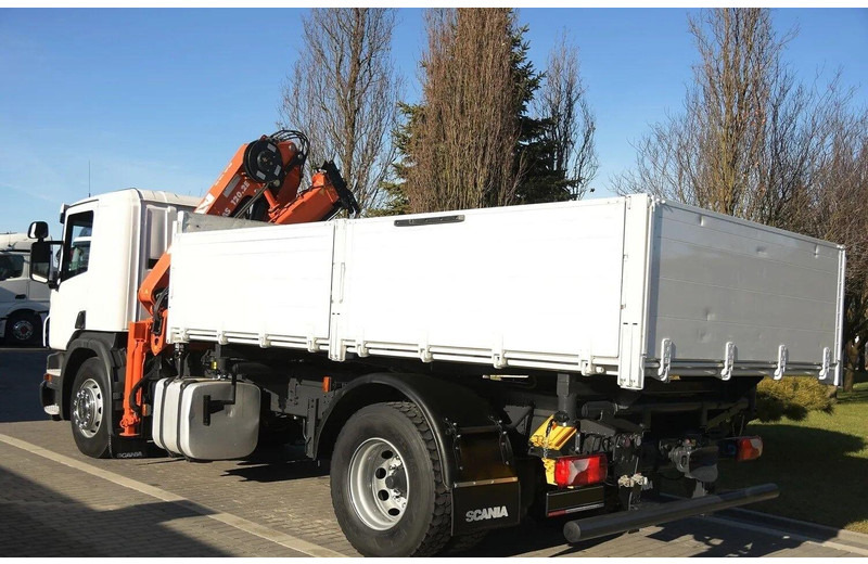Arrendamiento de Scania P 250 - 3 way tipper + crane Scania P 250 - 3 way tipper + crane: foto 7