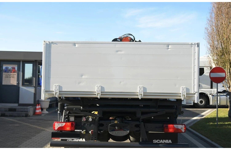 Arrendamiento de Scania P 250 - 3 way tipper + crane Scania P 250 - 3 way tipper + crane: foto 9