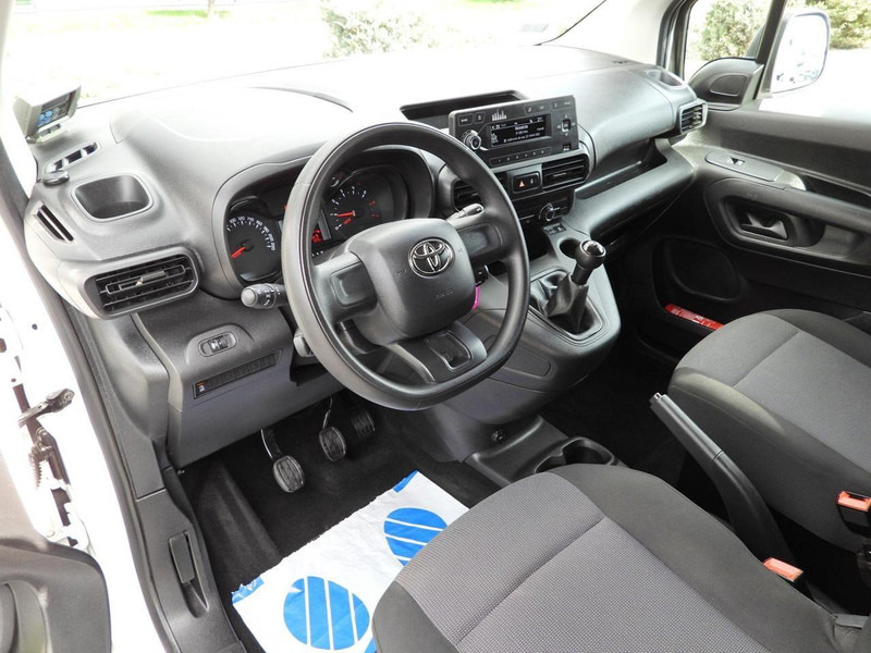 Toyota PROACE CITY FURGON CHŁODNIA -15*C ZASILANIE 230V TEMPOMAT KLIM - Furgoneta frigorifica: foto 2 Toyota PROACE CITY FURGON CHŁODNIA -15*C ZASILANIE 230V TEMPOMAT KLIM - Furgoneta frigorifica: foto 2