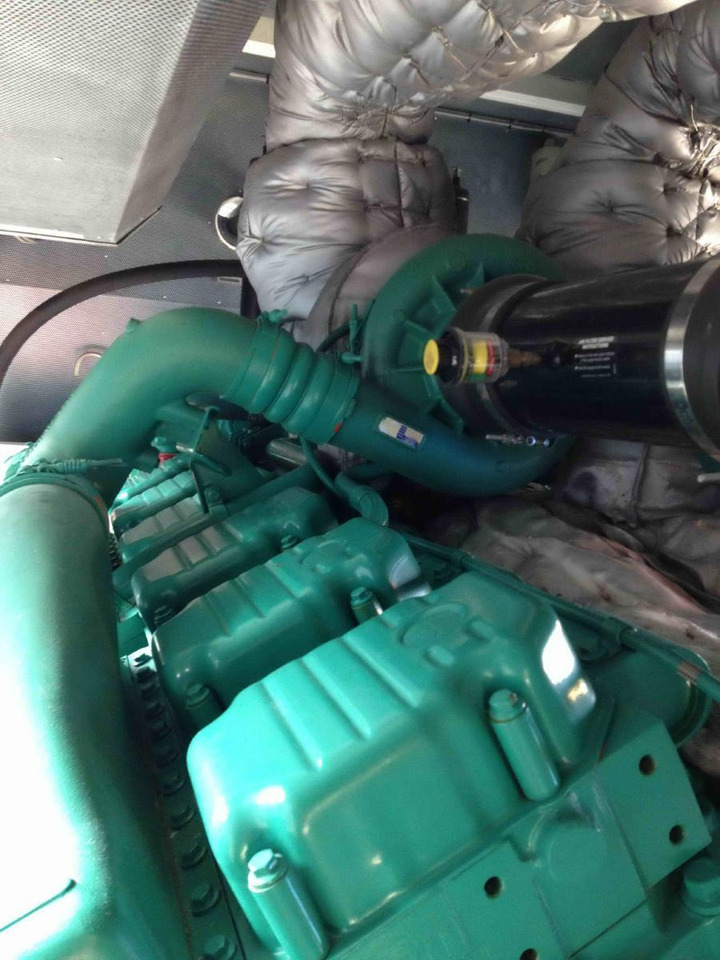 Generador industriale Cummins Generator 1250 KVA QSK45-G4 Engine Super silent Silent: foto 8