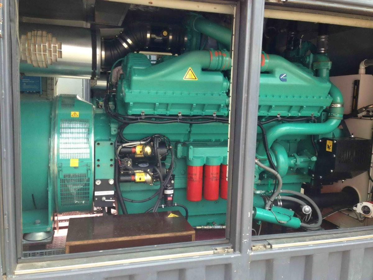 Generador industriale Cummins Generator 1250 KVA QSK45-G4 Engine Super silent Silent: foto 10