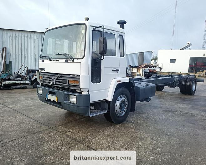 VOLVO FL619 Intercooler | Manual Pump | 19 Ton | On 10 Studs | Full Springs Suspension | - Camión chasis: foto 2 VOLVO FL619 Intercooler | Manual Pump | 19 Ton | On 10 Studs | Full Springs Suspension | - Camión chasis: foto 2