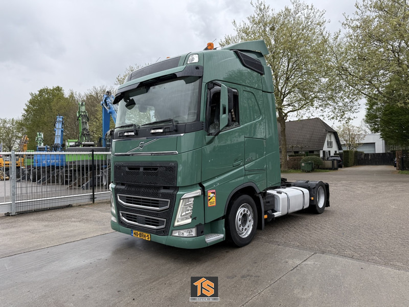 Volvo FH 460 - 2 TANKS - NL TOP TRUCK - HEBESATTEL - LIFTING FIFTH WHEEL - TUV 9/25 - Cabeza tractora: foto 1 Volvo FH 460 - 2 TANKS - NL TOP TRUCK - HEBESATTEL - LIFTING FIFTH WHEEL - TUV 9/25 - Cabeza tractora: foto 1