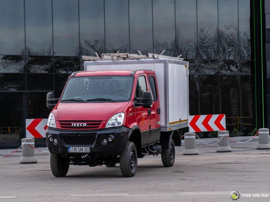 Iveco DAILY 4X4 OFFROAD CAMPER BOX DOKA Iveco DAILY 4X4 OFFROAD CAMPER BOX DOKA - Camión chasis: foto 2 Iveco DAILY 4X4 OFFROAD CAMPER BOX DOKA Iveco DAILY 4X4 OFFROAD CAMPER BOX DOKA - Camión chasis: foto 2
