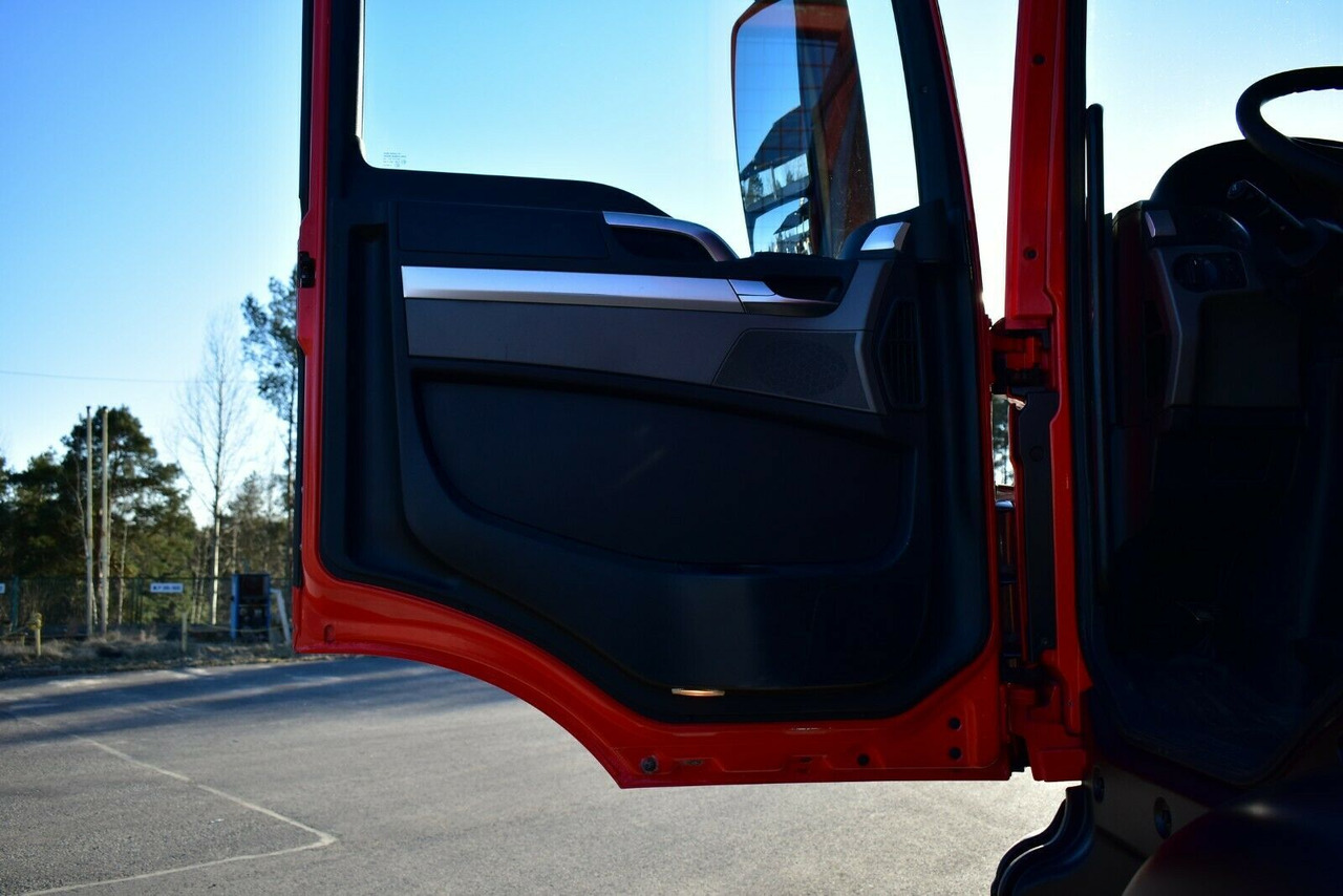 Camión grúa, Camión caja abierta MAN TGS 35.400 8x4 Palfinger PK 34002 Winch KRAN MAN TGS 35.400 8x4 Palfinger PK 34002 Winch KRAN: foto 25 Camión grúa, Camión caja abierta MAN TGS 35.400 8x4 Palfinger PK 34002 Winch KRAN MAN TGS 35.400 8x4 Palfinger PK 34002 Winch KRAN: foto 25