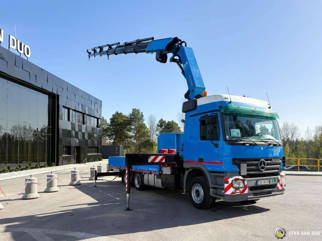 Mercedes-Benz  ACTROS 2646L 6x4 PALFINGER 36002 Euro 5 Winch - Camión grúa: foto 2 Mercedes-Benz  ACTROS 2646L 6x4 PALFINGER 36002 Euro 5 Winch - Camión grúa: foto 2