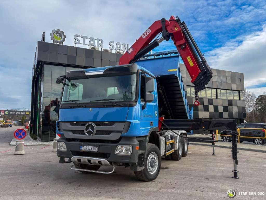 Mercedes-Benz ACTROS 3341 6x6 HMF 4220 K4 CRANE KIPPER - Camión volquete: foto 2 Mercedes-Benz ACTROS 3341 6x6 HMF 4220 K4 CRANE KIPPER - Camión volquete: foto 2