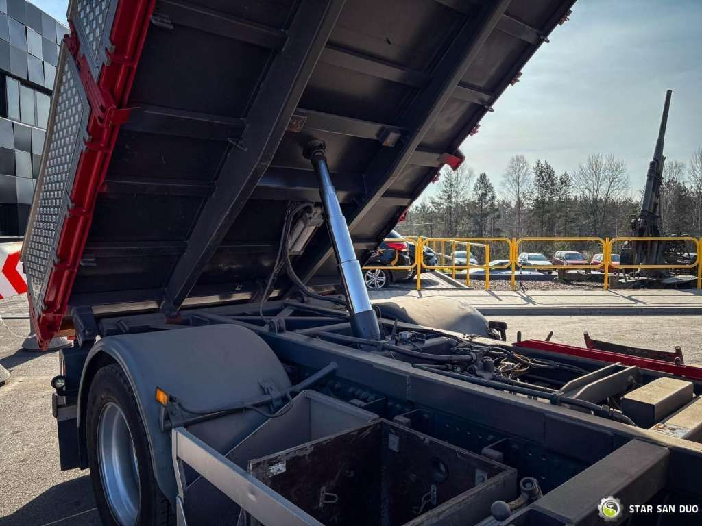 Camión volquete Mercedes-Benz AXOR 1824 4x2 HMF 975 HDS Crane Rotator Kipper Mercedes-Benz AXOR 1824 4x2 HMF 975 HDS Crane Rotator Kipper: foto 9 Camión volquete Mercedes-Benz AXOR 1824 4x2 HMF 975 HDS Crane Rotator Kipper Mercedes-Benz AXOR 1824 4x2 HMF 975 HDS Crane Rotator Kipper: foto 9