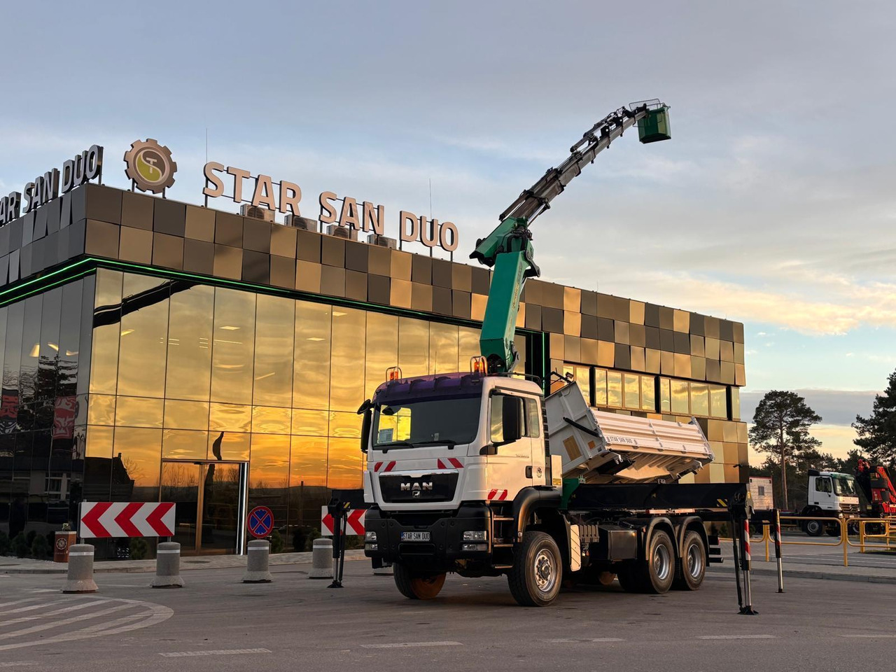 - Camión volquete: foto 1 - Camión volquete: foto 1