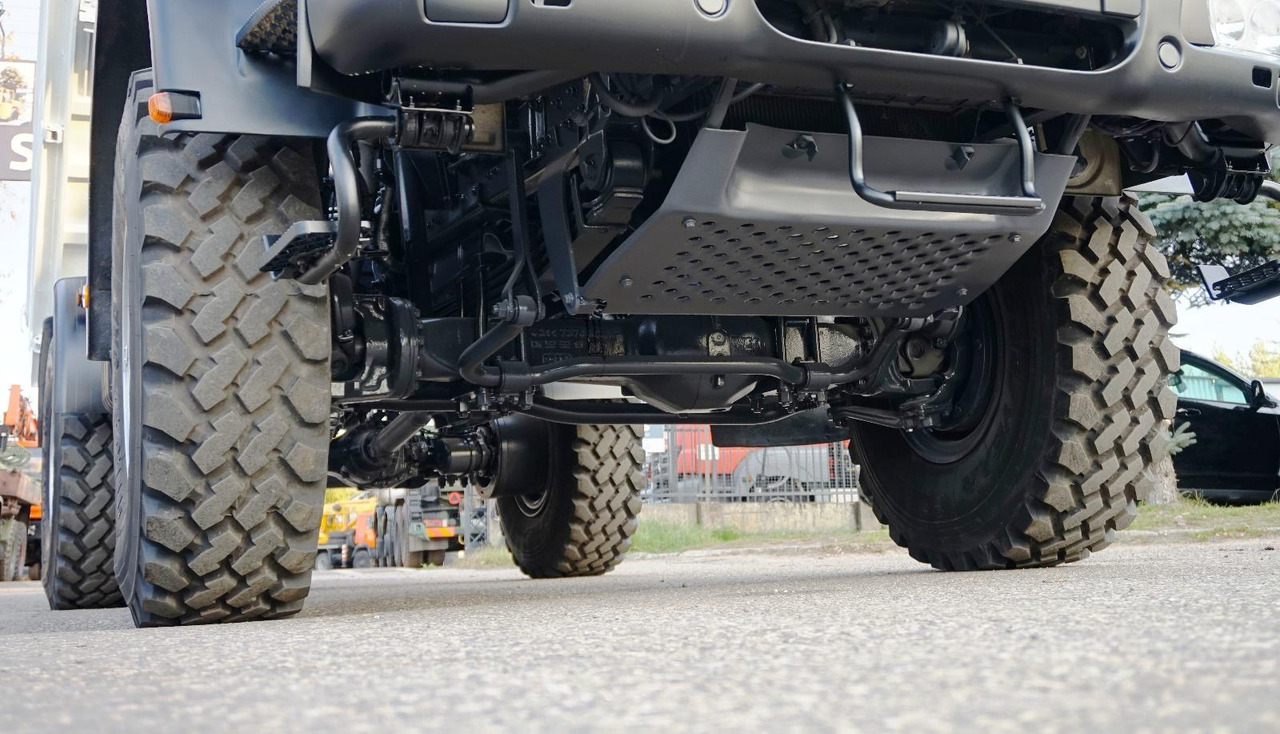 - Camión con plataforma elevadora: foto 5 - Camión con plataforma elevadora: foto 5