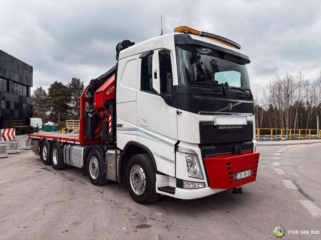 Volvo  FH 550 8x2 HMF 8520 FLY JIB Winch Crane Euro 6 - Camión grúa: foto 5 Volvo  FH 550 8x2 HMF 8520 FLY JIB Winch Crane Euro 6 - Camión grúa: foto 5