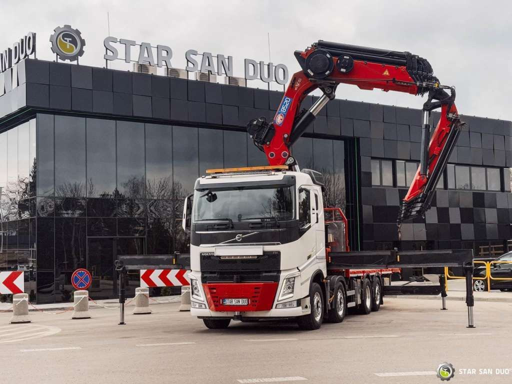 Volvo  FH 550 8x2 HMF 8520 FLY JIB Winch Crane Euro 6 - Camión grúa: foto 2 Volvo  FH 550 8x2 HMF 8520 FLY JIB Winch Crane Euro 6 - Camión grúa: foto 2