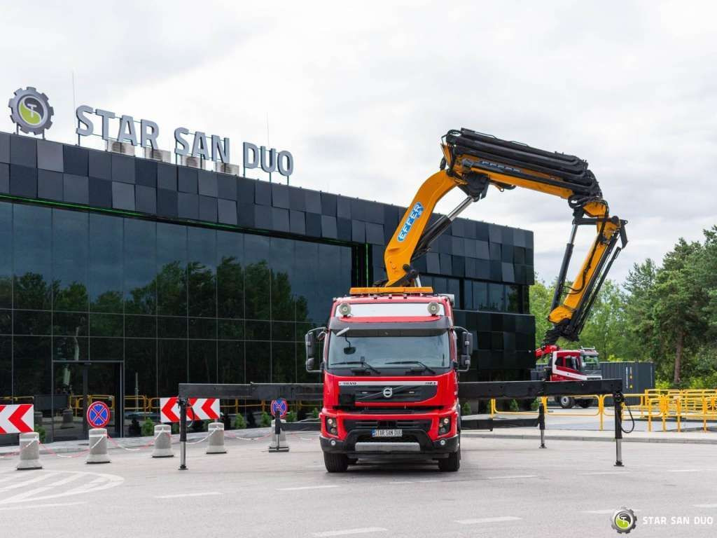 Camión grúa Volvo  FMX 500 8x2 Effer 585 Fly Jib Winch Crane Kran: foto 12