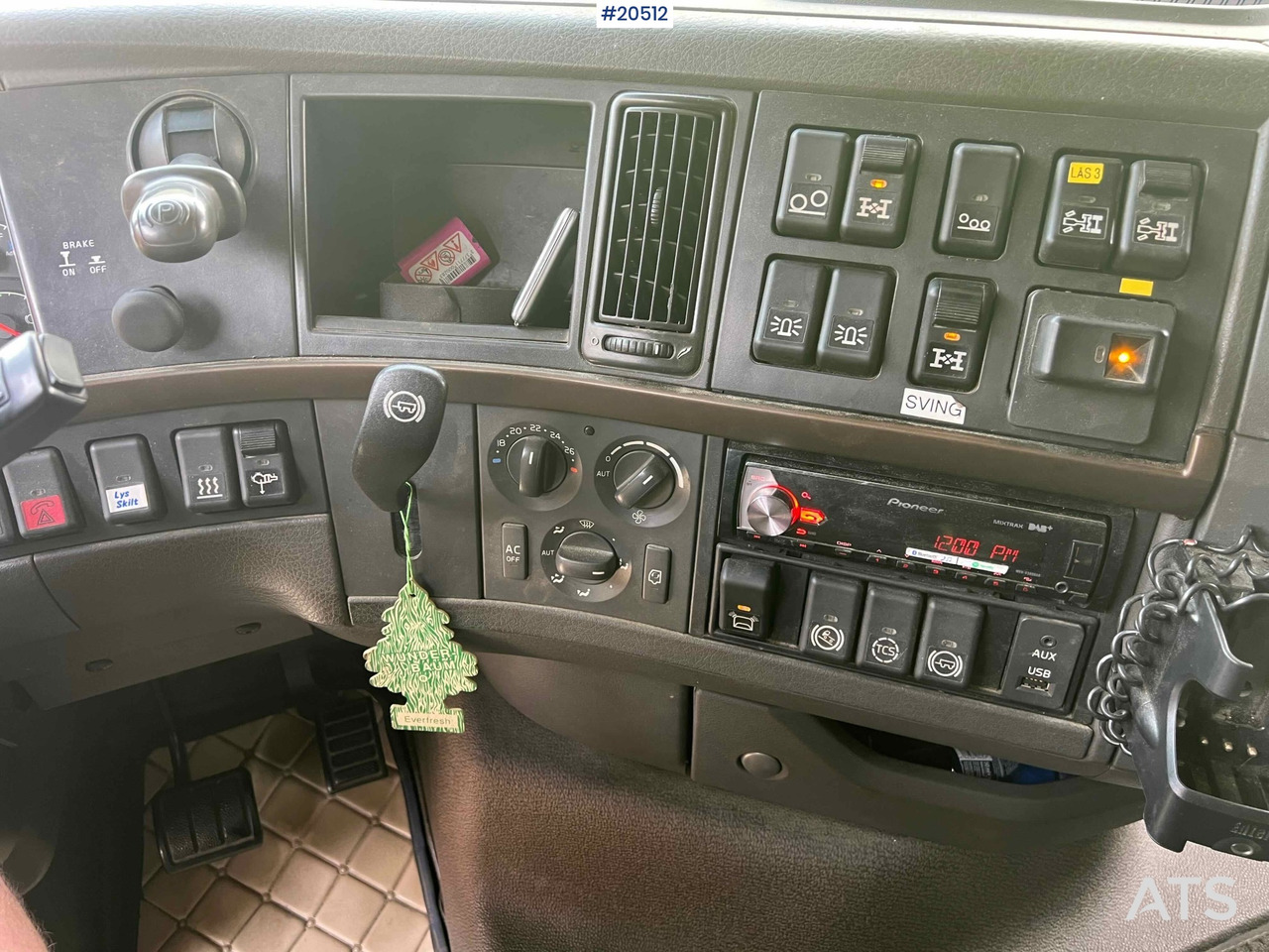 Cabeza tractora Volvo FH16: foto 32