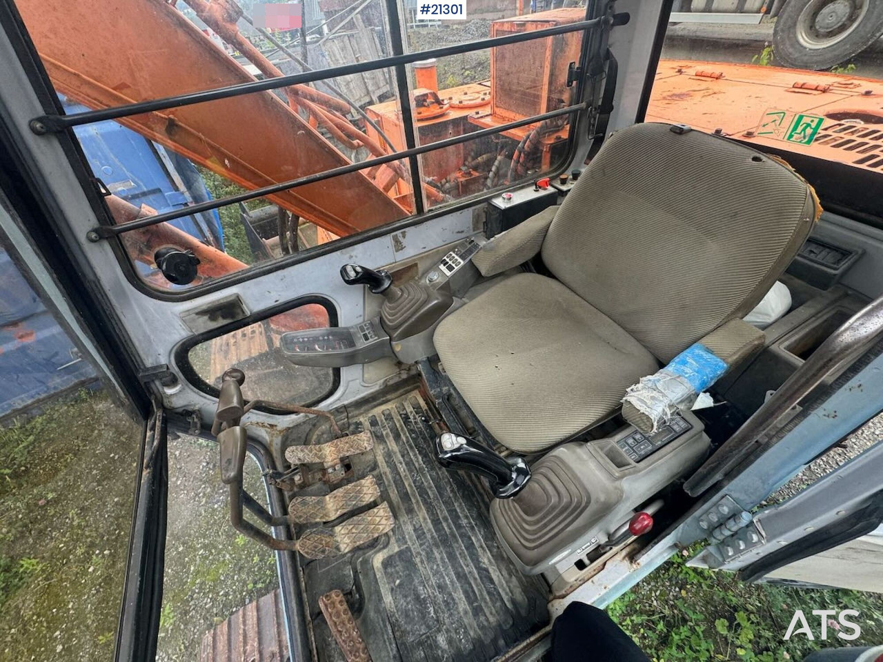 Excavadora de cadenas Hitachi EX60: foto 28