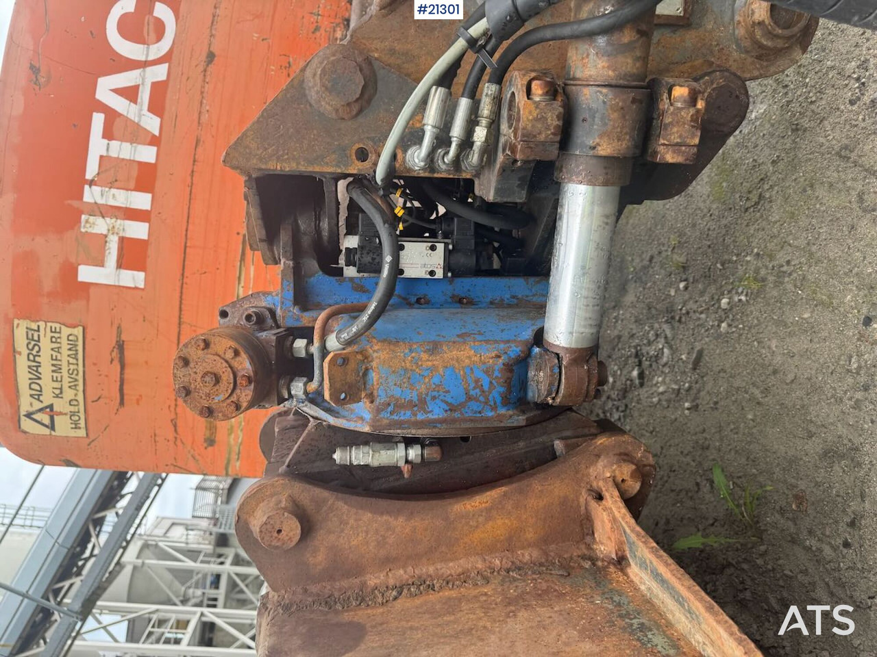 Excavadora de cadenas Hitachi EX60: foto 23