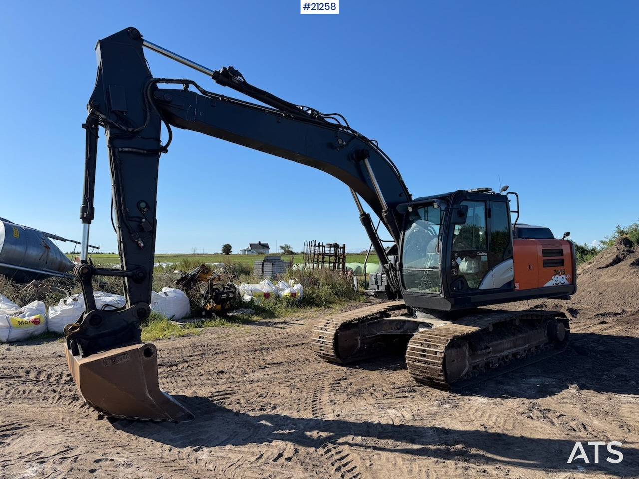 Hitachi ZX 190 LC-6 - Excavadora: foto 1 Hitachi ZX 190 LC-6 - Excavadora: foto 1