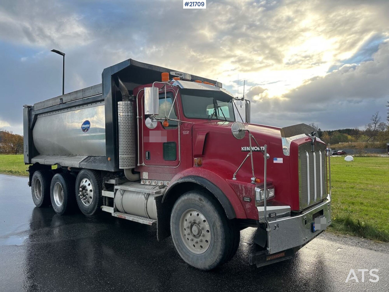 Kenworth 2005 KENWORTH T800 tippbil 8x4 m/ Rhodes påbygg, kompressor, vibrator i kassen. Høy lasteevne! SE VIDEO. - Camión volquete: foto 5 Kenworth 2005 KENWORTH T800 tippbil 8x4 m/ Rhodes påbygg, kompressor, vibrator i kassen. Høy lasteevne! SE VIDEO. - Camión volquete: foto 5