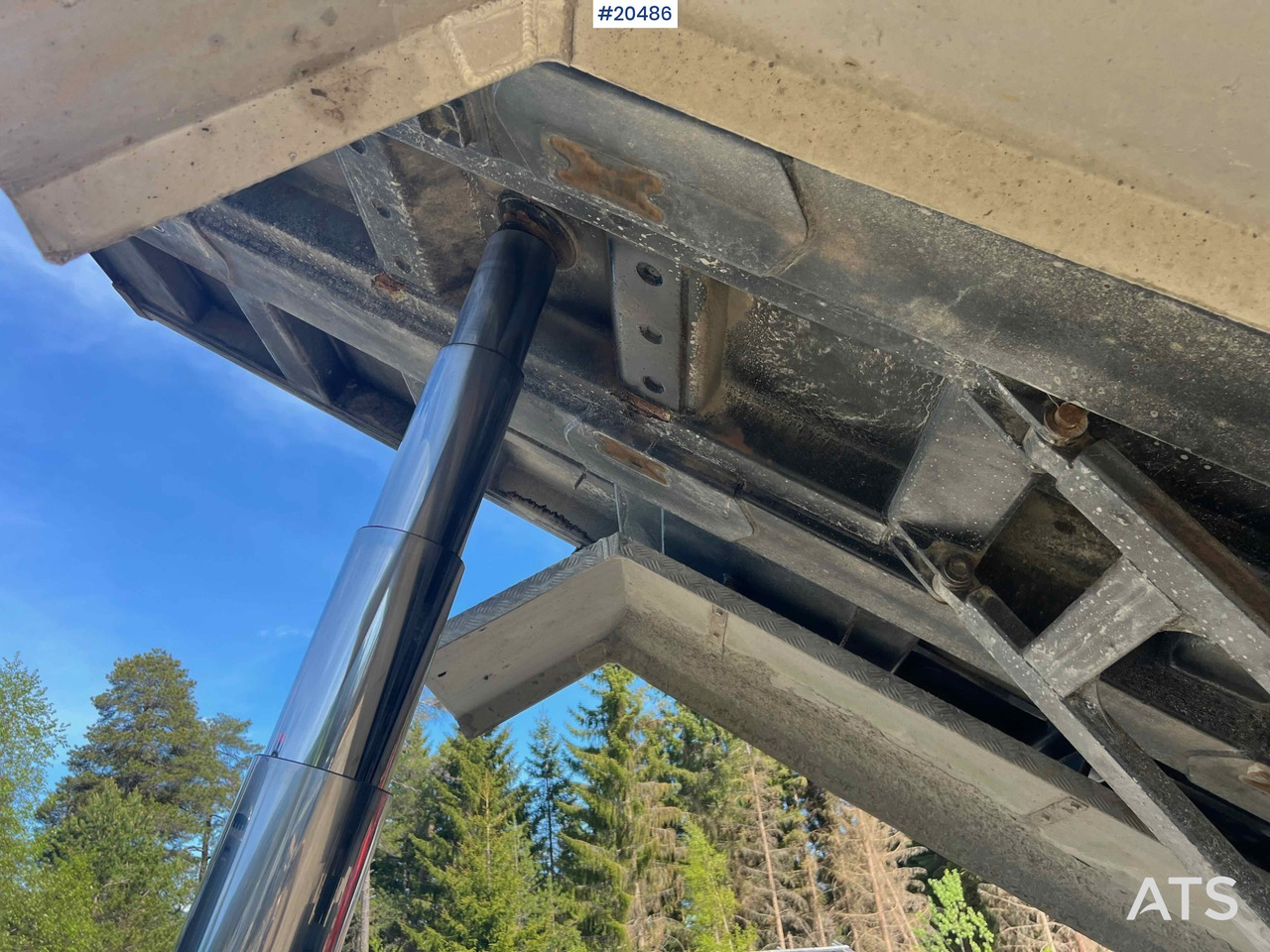 Camión volquete Scania R560: foto 47