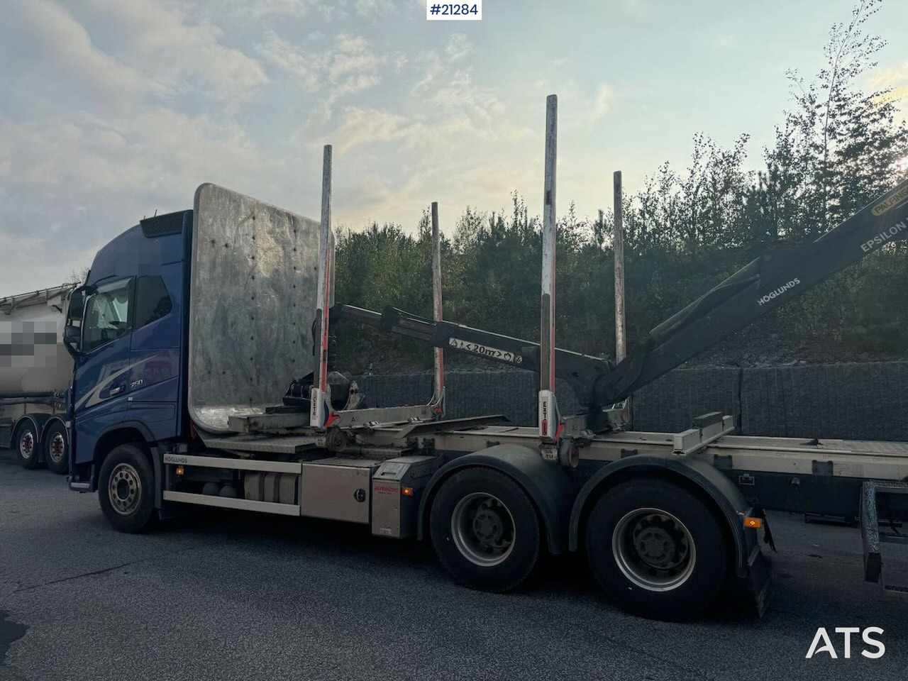 Volvo FH750 - Camión forestal, Camión grúa: foto 2 Volvo FH750 - Camión forestal, Camión grúa: foto 2