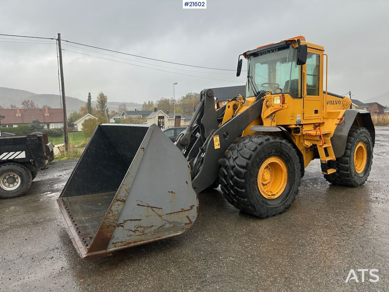 Volvo L90E hjullaster m/ 3. og 4. funksjon, skuffe, 2 sett dekk og multifaster. Nettopp påkostet 100.000kr - Cargadora de ruedas: foto 3 Volvo L90E hjullaster m/ 3. og 4. funksjon, skuffe, 2 sett dekk og multifaster. Nettopp påkostet 100.000kr - Cargadora de ruedas: foto 3