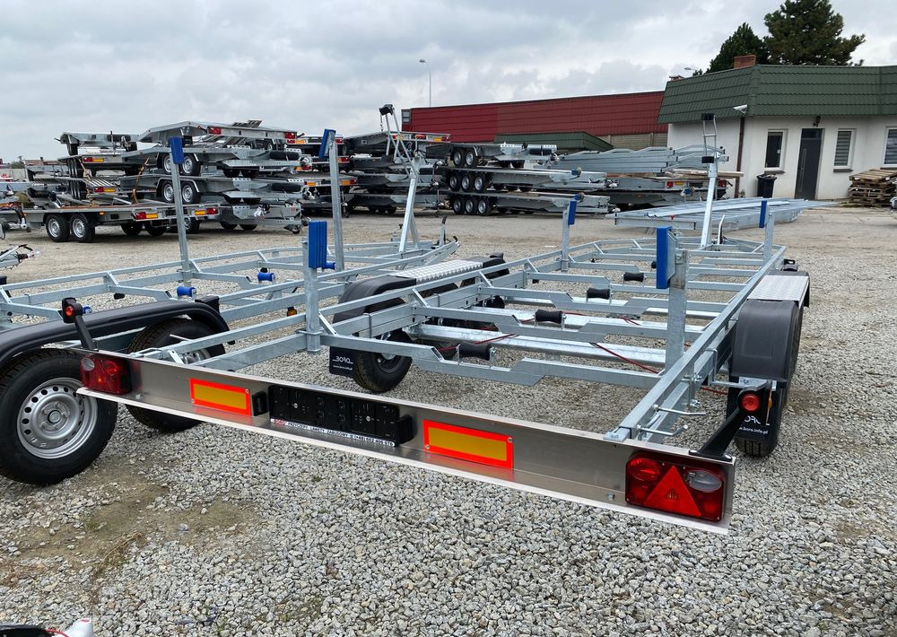 Boro Przyczepa pod ŁÓDŹ! 8,20M! - Remolque para barco: foto 3 Boro Przyczepa pod ŁÓDŹ! 8,20M! - Remolque para barco: foto 3